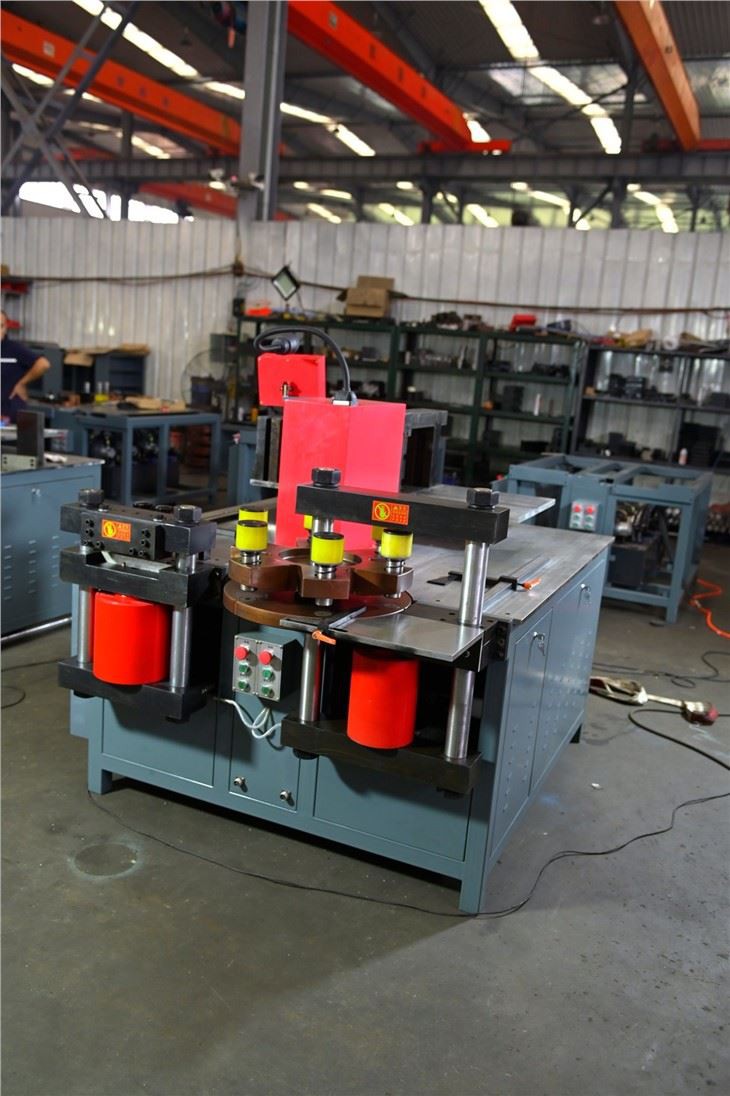 CNC busbar bending punching cutting machine 3